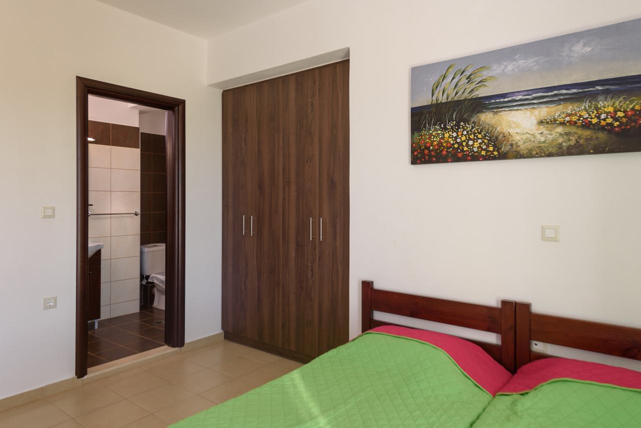 Elpidis Villa Kokkinos Pirgos Luaran gambar