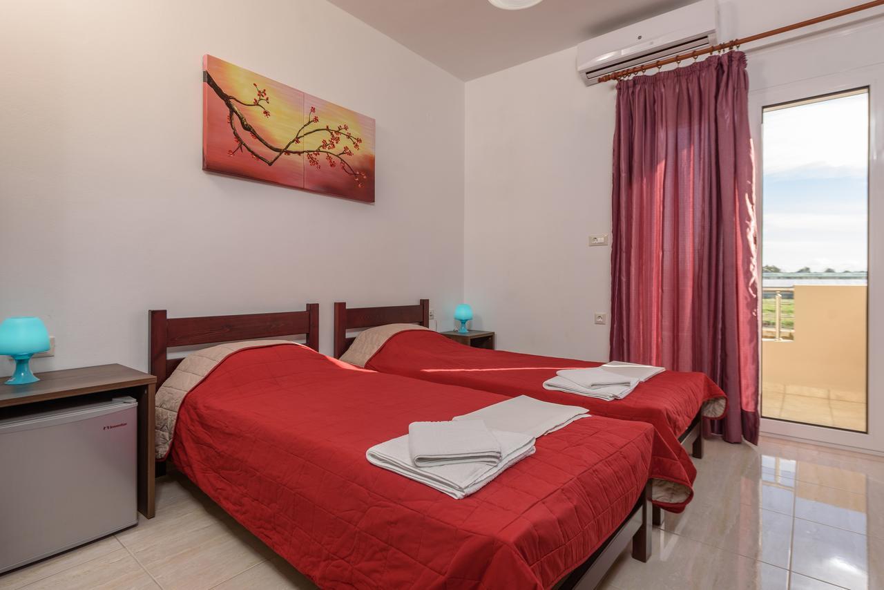 Elpidis Villa Kokkinos Pirgos Luaran gambar