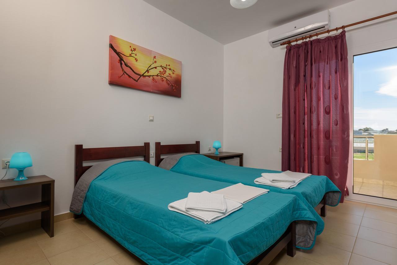 Elpidis Villa Kokkinos Pirgos Luaran gambar